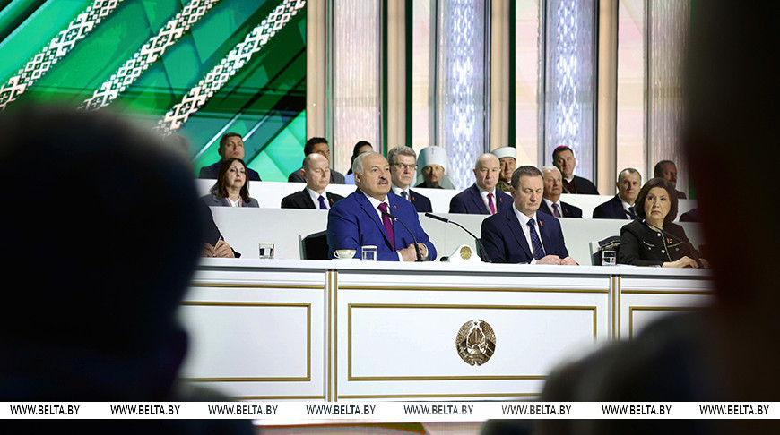 Александр Лукашенко: к заседанию ВНС приковано пристальное внимание и в стране, и далеко за ее пределами