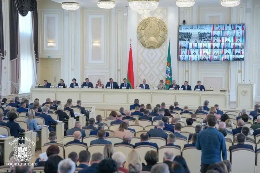 В Гомеле Иван Крупко проводит встречу с делегатами ВНС