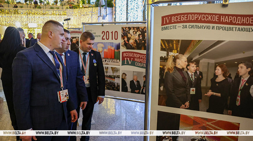 Уся гісторыя УНС - у фота. Выстава БЕЛТА пра беларускае народаўладдзе адкрылася ў Палацы Рэспублікі