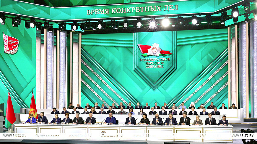 Lukashenko: Belarus’ socio-economic development program must become law